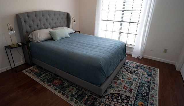 Cute, quiet cozy townhome 20 minutes from the Beach