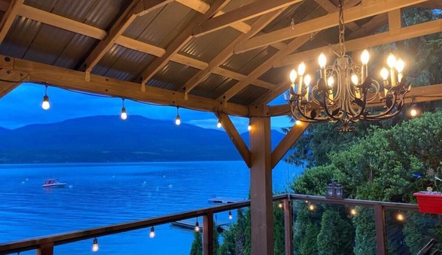 Cvit Creek Tiny Cabin on Lakefront on Shuswap Lake - Eagle Bay
