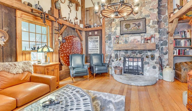 Dalton Retreat w Deck and Fire Pit