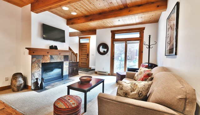 Deer Valley Drive - Easy Walk/Shuttle to Skiing and Main St.