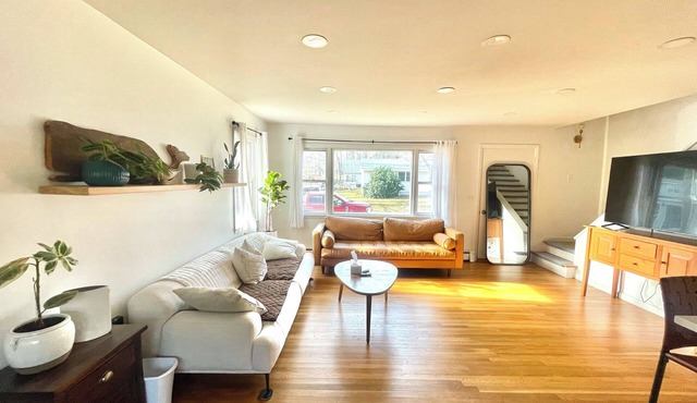 Delightful 4-bedroom house with WiFi in charming Topsham