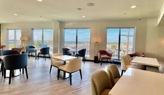 Deluxe Two Queen Room- Wheelchair Accessible