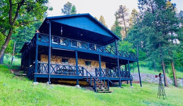 Designer Cabin Estate @vacationloghome