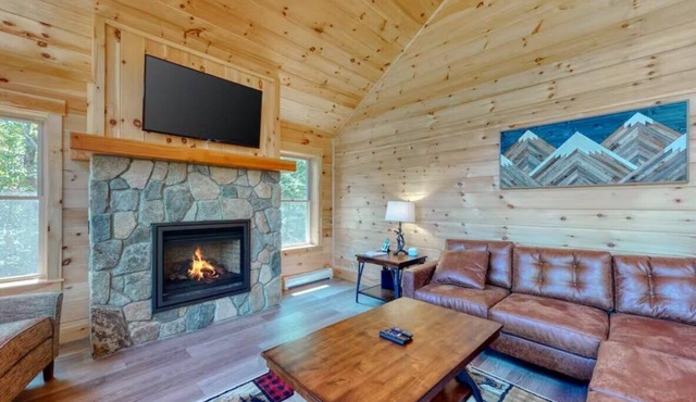 Dog-friendly cabin - Built in 2022!