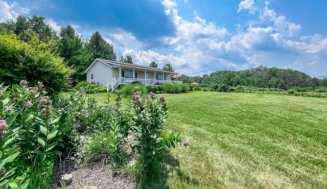 Dog-friendly home with guest house, free WiFi, private washer/dryer, golf range