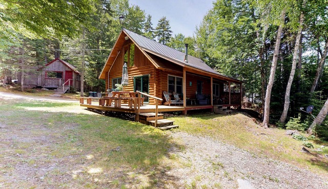 Dog-Friendly Lakefront Log Cabin with Peaceful Atmosphere, Dock & Boat Launch