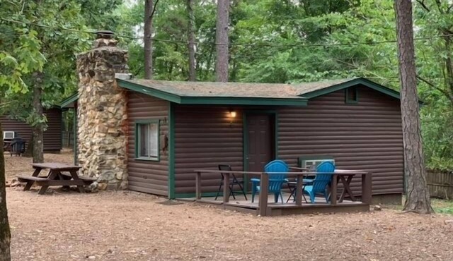 Dogwood Den | Sleeps 8 | Fireplace, Fire Pit & Near Beavers Bend