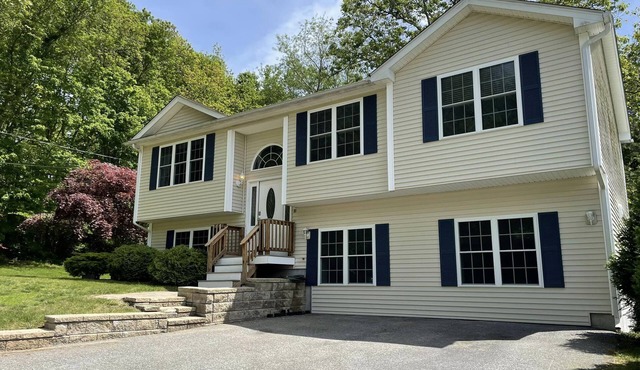 Don't miss this newly remodeled beach getaway with central A/C