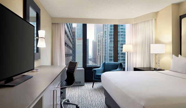 DoubleTree by Hilton Chicago - Magnificent Mile