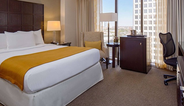 DoubleTree by Hilton Hotel Houston - Greenway Plaza