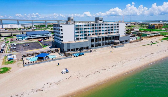DoubleTree by Hilton Corpus Christi Beachfront