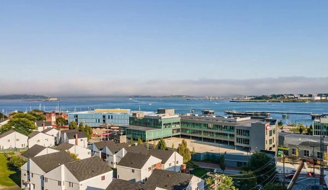 Downtown 2 Floors Waterviews Off-Street Parking
