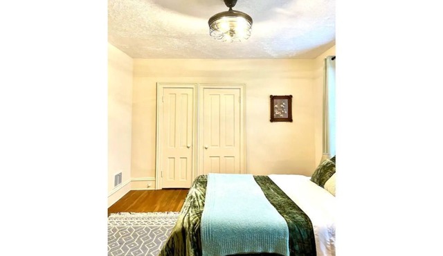 Downtown Centrally Located Apartment