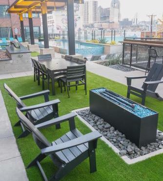 Downtown Dallas with Balcony, Pool, Rooftop Terrace, Gym, Queen Bed, King Sleeper Sofa, 2 Twin Sleeper Chairs, 65" TV, Secured Parking Garage, and FREE EV POWER
