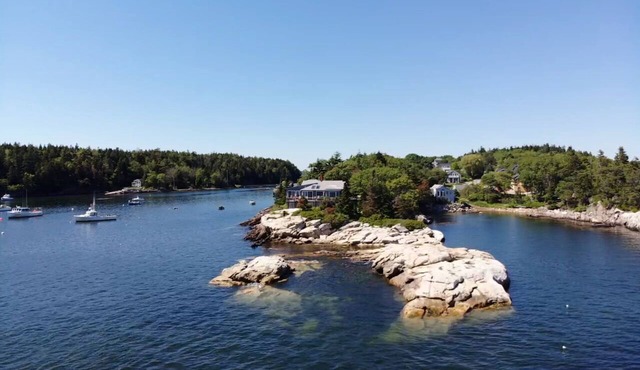 Dramatic oceanfront 270 degrees from Waterfront
