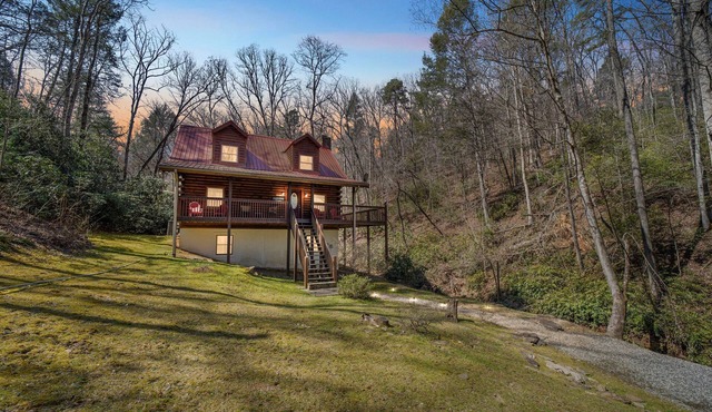 Dreamcatcher~ Pet Friendly~ Mirror Lake~Waterfall~LAKE LURE IS OPEN