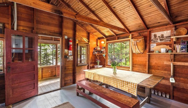 East Camp Stay - Cabin 1 + 3 + 4