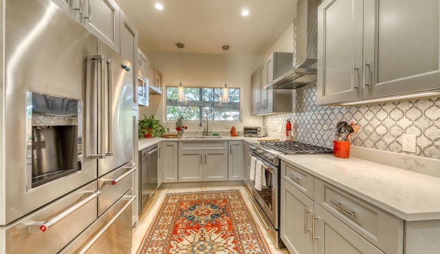 Elegant condo - walk to Portland's best restaurants & Old Port