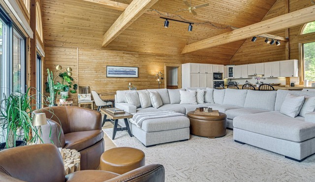 Elegant & Quiet Maine Escape w/Sauna & Deck
