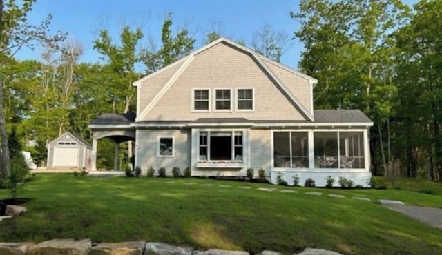 Enjoy luxurious, ocean access at Flossie's Folly II in Cape Porpoise