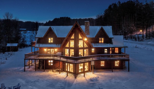 Epic Yellowstone Lodge 🤠 Hot Tub, Sauna, Theater, Bars & Ski Views ⛷️