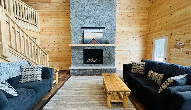 Evergreen Escape - Winter and Summer fun on Moosehead Lake!