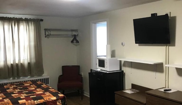 Evergreen Motel