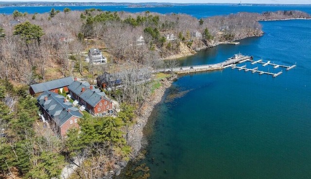 Experience modern comfort, historic surroundings, and resort amenities on GDI