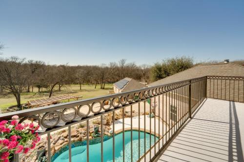 Explore Cedar Hill State Park! Apt w/Pool Access