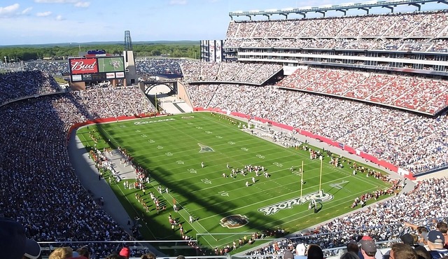 Explore Foxboro! Close to Hall At Patriot Place, Enjoy FREE Breakfast!