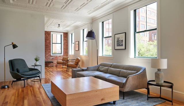 Exquisite 3-Bedroom Urban Home in the Old Port