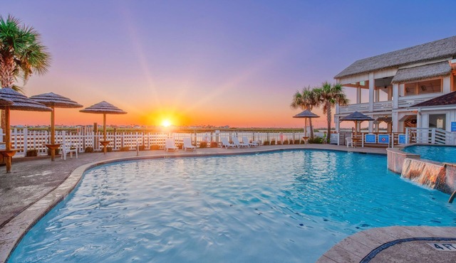 Family Beach Getaway | 2 Pools, Splash Pad & Pets Welcome