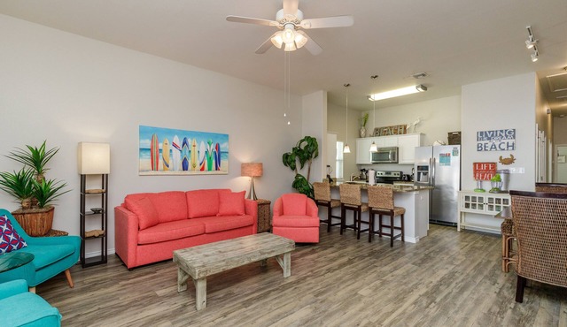 Family & Dog-Friendly Townhome | 2 Heated Pools & Beach Nearby