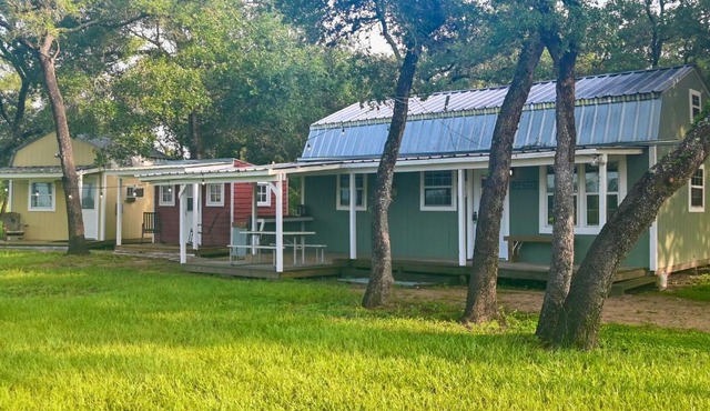 Family-Friendly Ranch Compound, 5 Mi to Splashway!