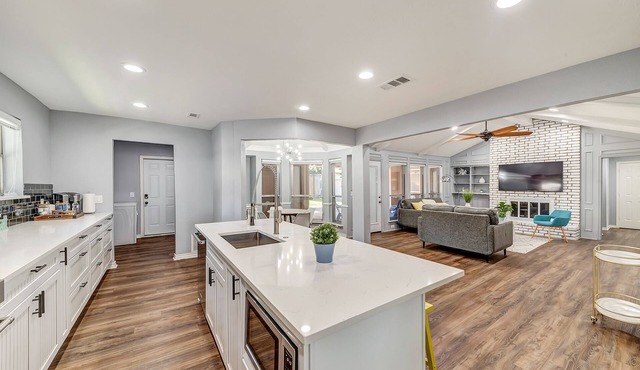 Family-friendly, Remote work, Near Highways, King bed, Grill, Games, Foosball
