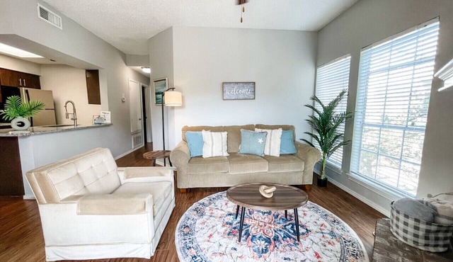 Family Retreat - Near Shopping, Dining & Beach