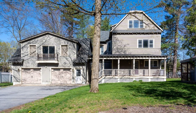 Farmhouse near Downtown & Spa State Park