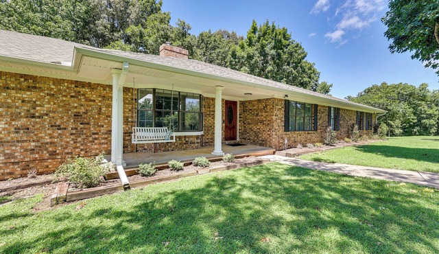 Fayetteville Retreat' on 9 Acres | Gym & Trails
