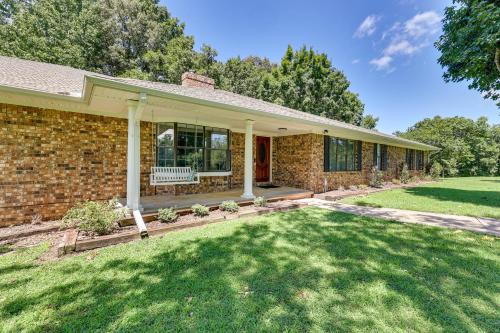 Fayetteville Retreat' on 9 Acres | Gym & Trails
