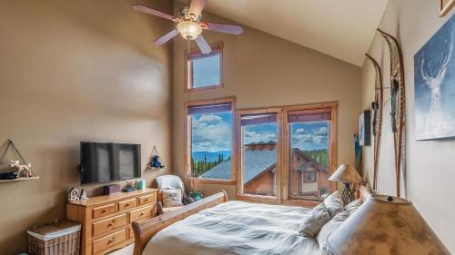 Forest Lane Hideaway - Luxurious Family Friendly Home w Private Hot Tub