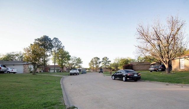 Full Family Stay Near At&t, Ballpark, 6 Flags & Airport