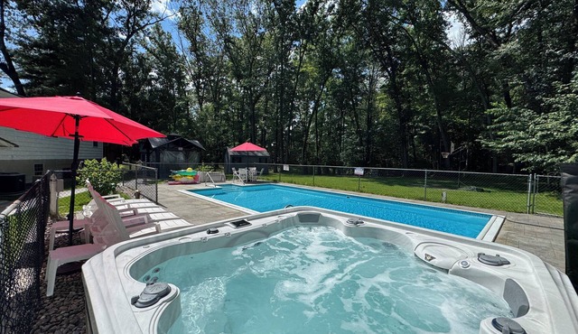 Fully renovated- 2 LIVING ROOMS, HOT TUB, POOL, GAME ROOM, FIREPIT, PAGODA.