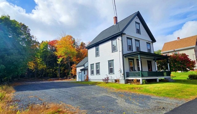 Fully Renovated Cabin Just Minutes to the Coast in Maine