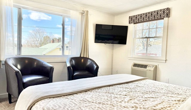 Gallagher`s Travels Cabin Six (King)
