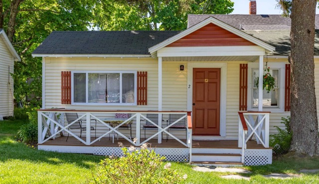 Gallagher`s Travels Cabin Two (2 Bedroom)