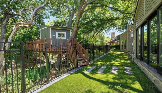 Garland Huge House | Unique Treehouse Queen Suite | Outdoor Dining | Time Togeth
