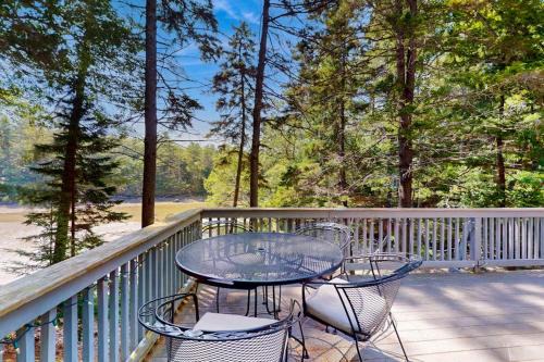 Geodesic Dome w/Riverfront Deck, Lovely Views, & High-Speed WiFi - Dogs Welcome