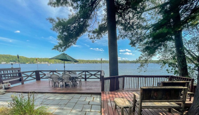 Glenmoore Lodge and cabins on Glen Lake!