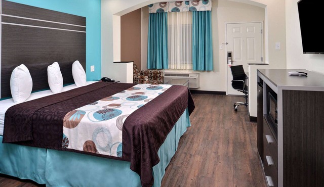 Golf Break! Great Location for Cypresswood Golf Club & Golf Club of Houston! in Spring