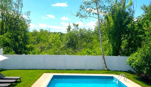 Gorgeous 3-bedroom house with a Pool in charming Portland